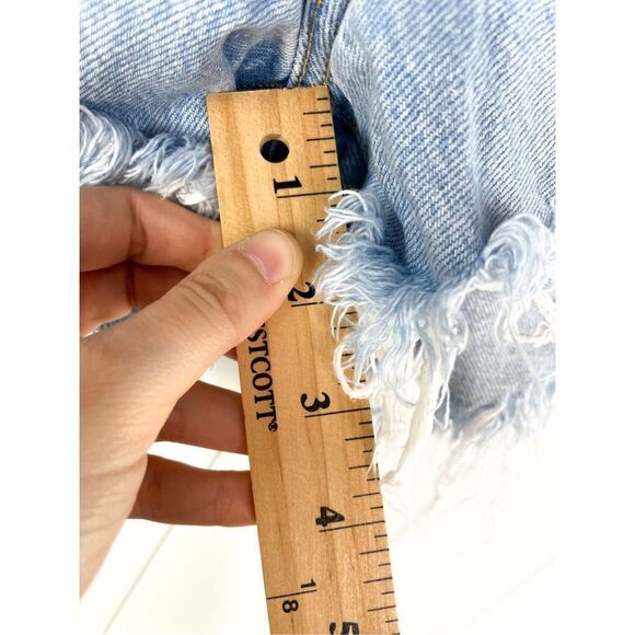 Levis 501® HIGH RISE WOMEN'S SHORTS Button Fly Ojai Frost - Light Wash 25 - Picture 10 of 16